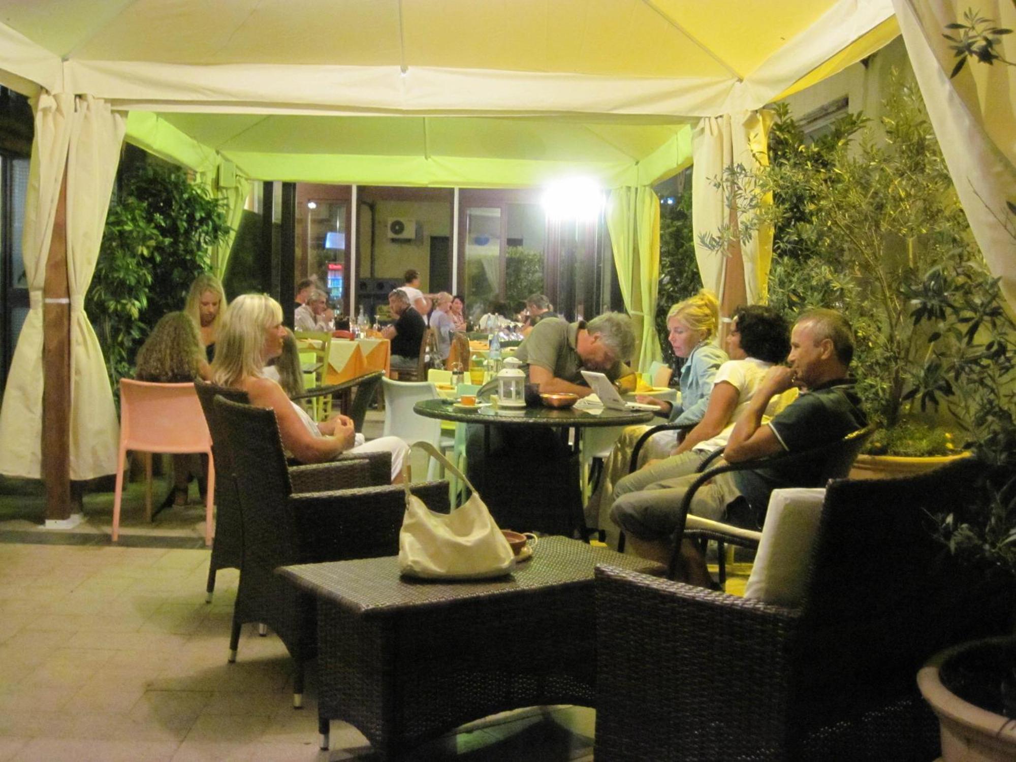 Hotel Il Ponte Cecina  Kültér fotó